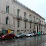 ...e Palazzo Barone Ferrara su corso Vittorio Emanuele